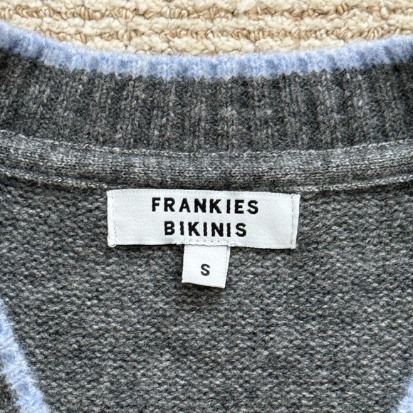 Frankie’s Bikinis sweater - Picture 3 of 8